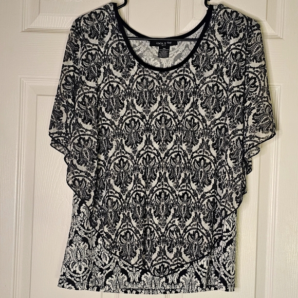 Women's Petits Adele & May Black Pattern Cropped Blouse PM - Picture 1 of 7